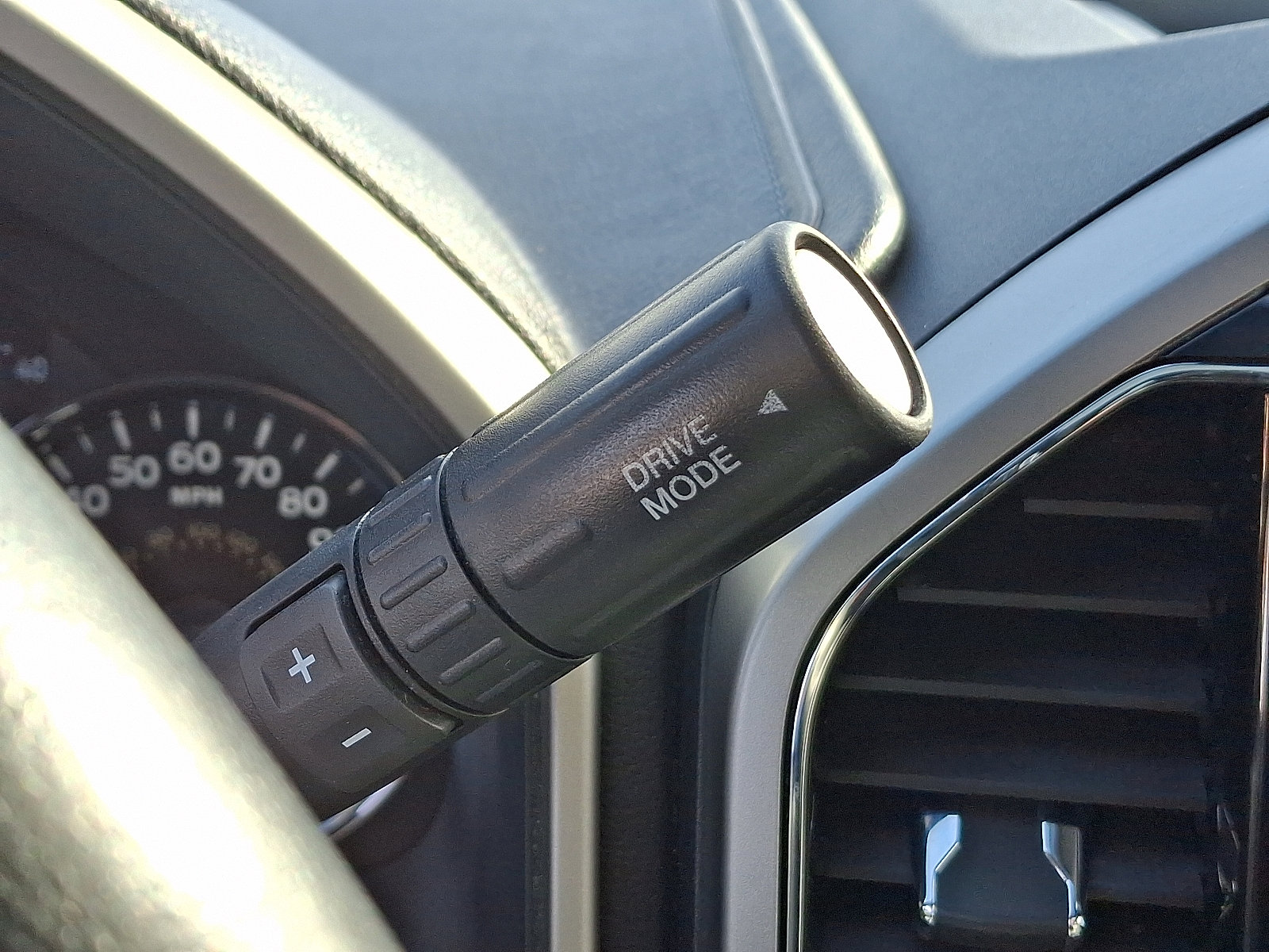 Used 2022 Ford F250 Lariat w/ Black Appearance Package image 22