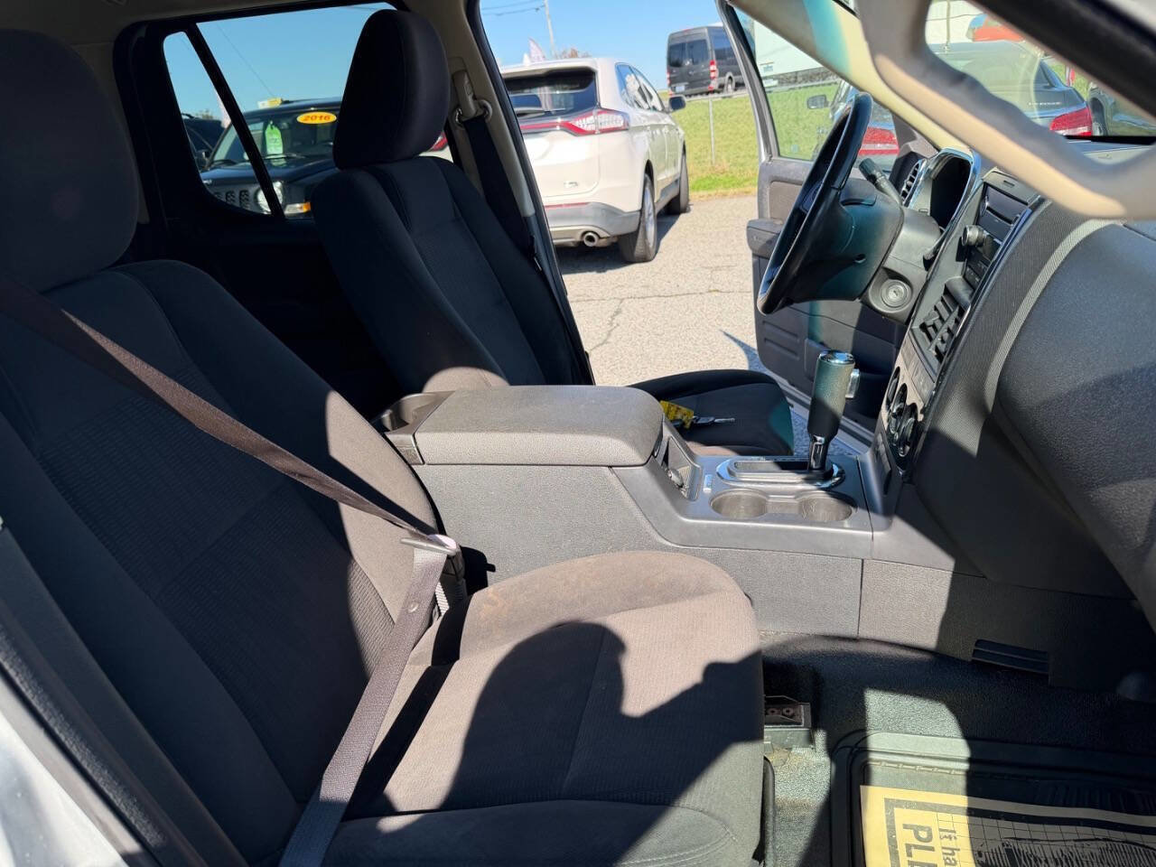 Used 2010 Ford Explorer Sport Trac XLT image 17