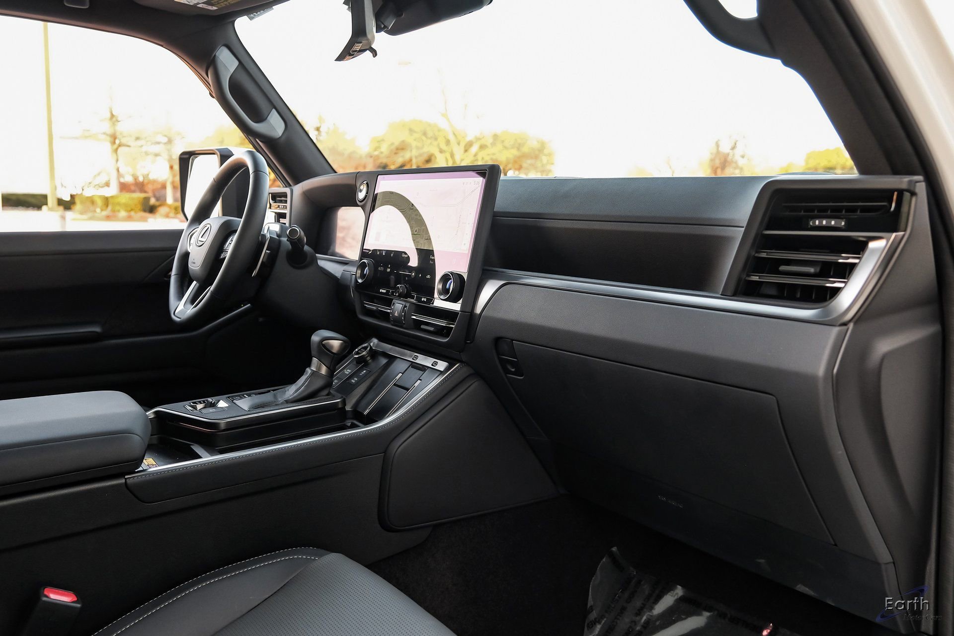 Used 2025 Lexus GX 550 550 Luxury+ HUD Vossen Wheels w/ Accessory Package (2T) image 35