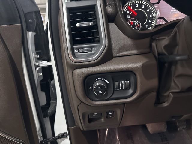 Used 2025 RAM 1500 Laramie AWD/4WD image 13