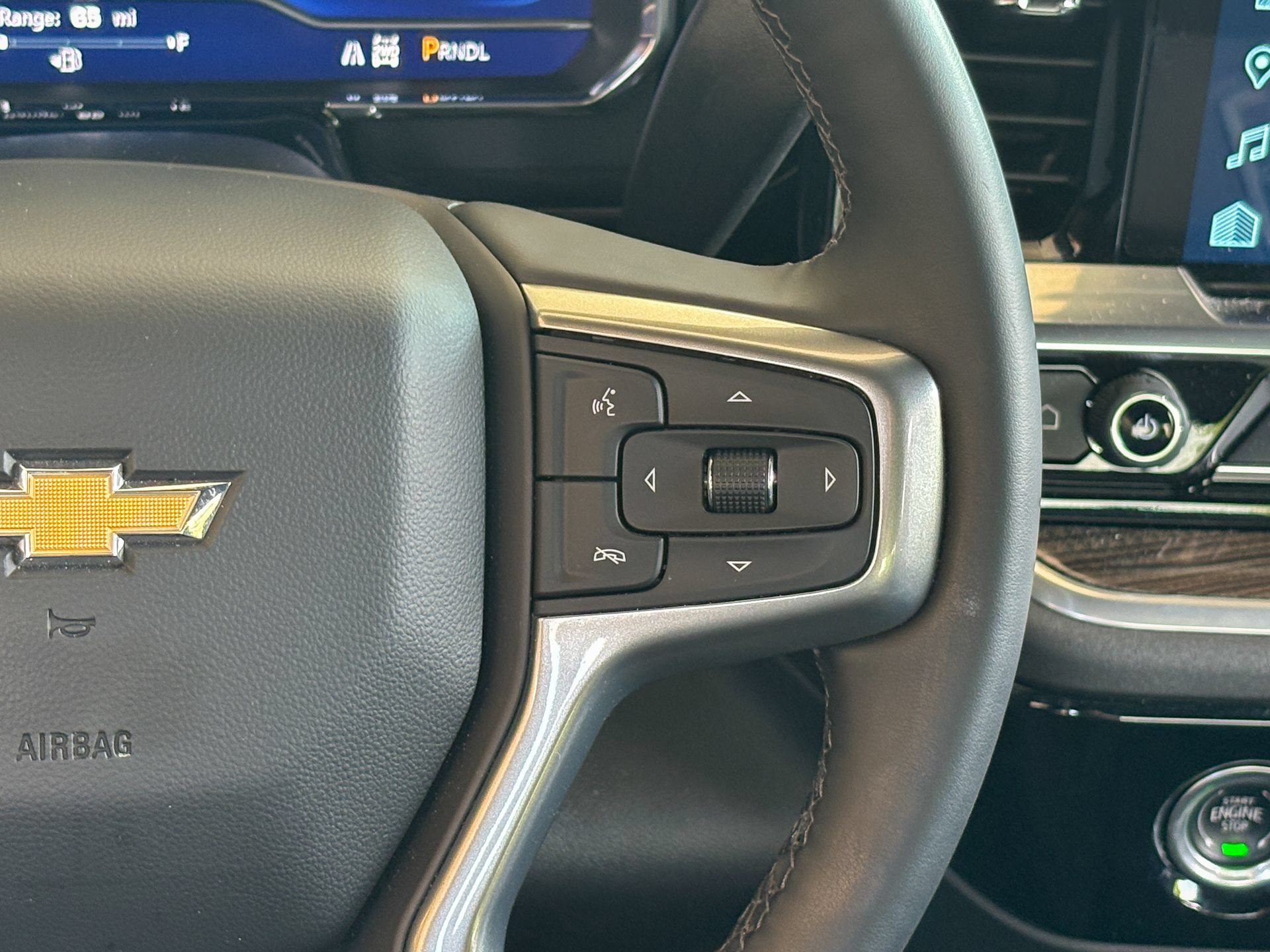Used 2024 Chevrolet Silverado 1500 LT AWD/4WD image 32