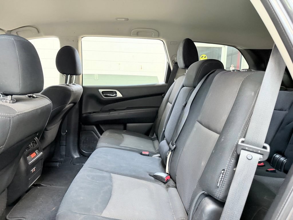 Used 2019 Nissan Pathfinder SV FWD image 18