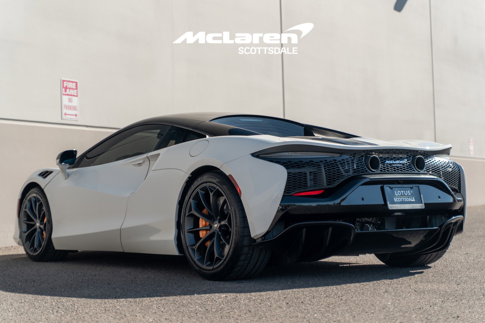 Used 2023 McLaren Artura image 5