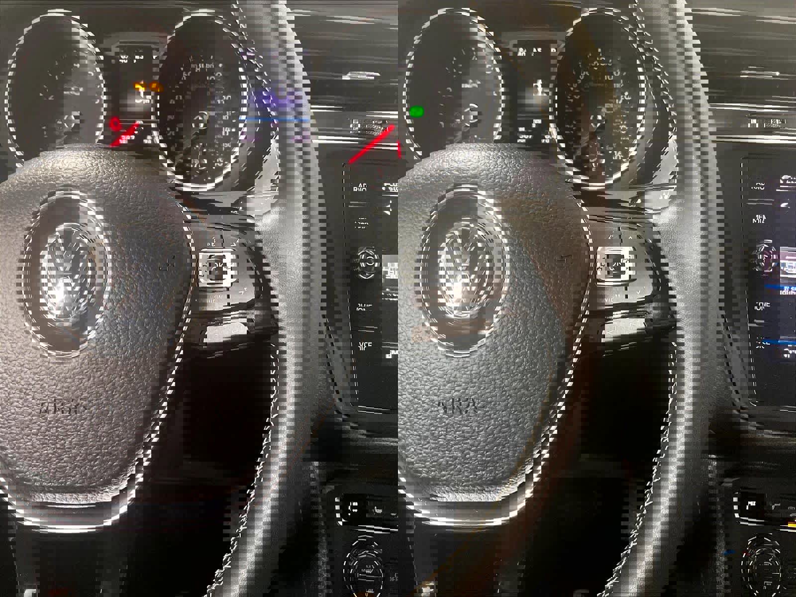 Used 2021 Volkswagen Tiguan SE image 23