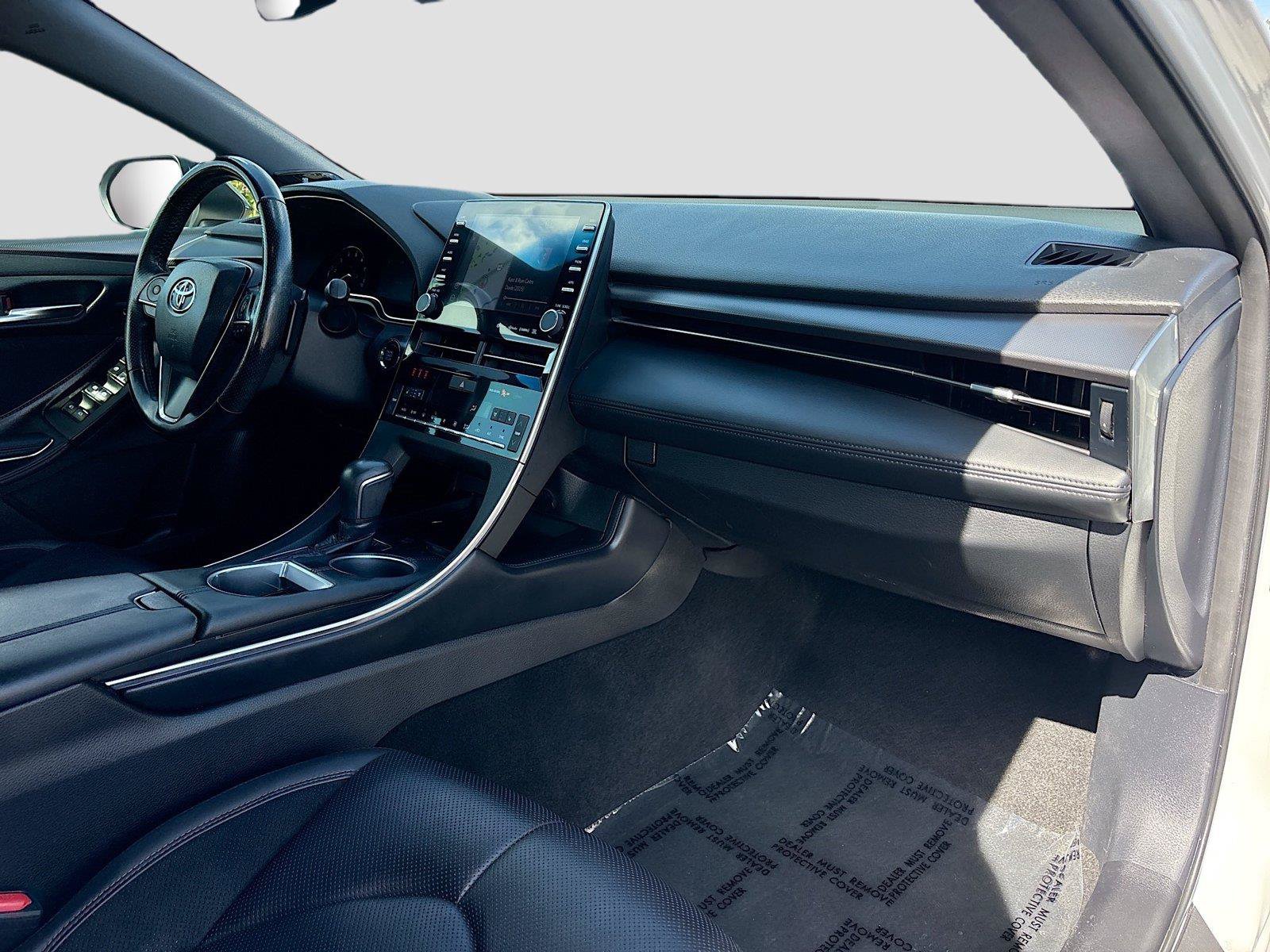 Used 2019 Toyota Avalon Touring FWD image 30