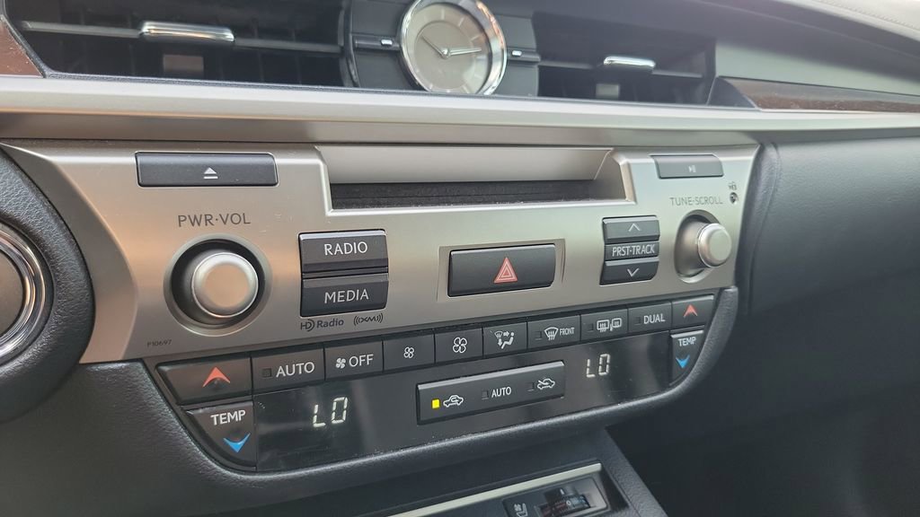 Used 2014 Lexus ES 350 w/ Premium Package image 23