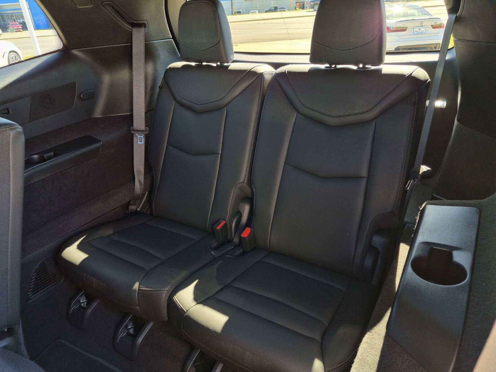 Used 2025 Cadillac XT6 Luxury FWD image 18