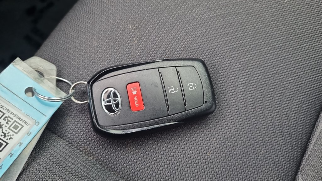 Used 2025 Toyota Corolla SE FWD image 17