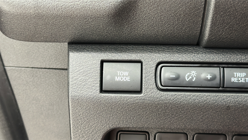 Used 2026 Nissan Frontier PRO-4X AWD/4WD image 24
