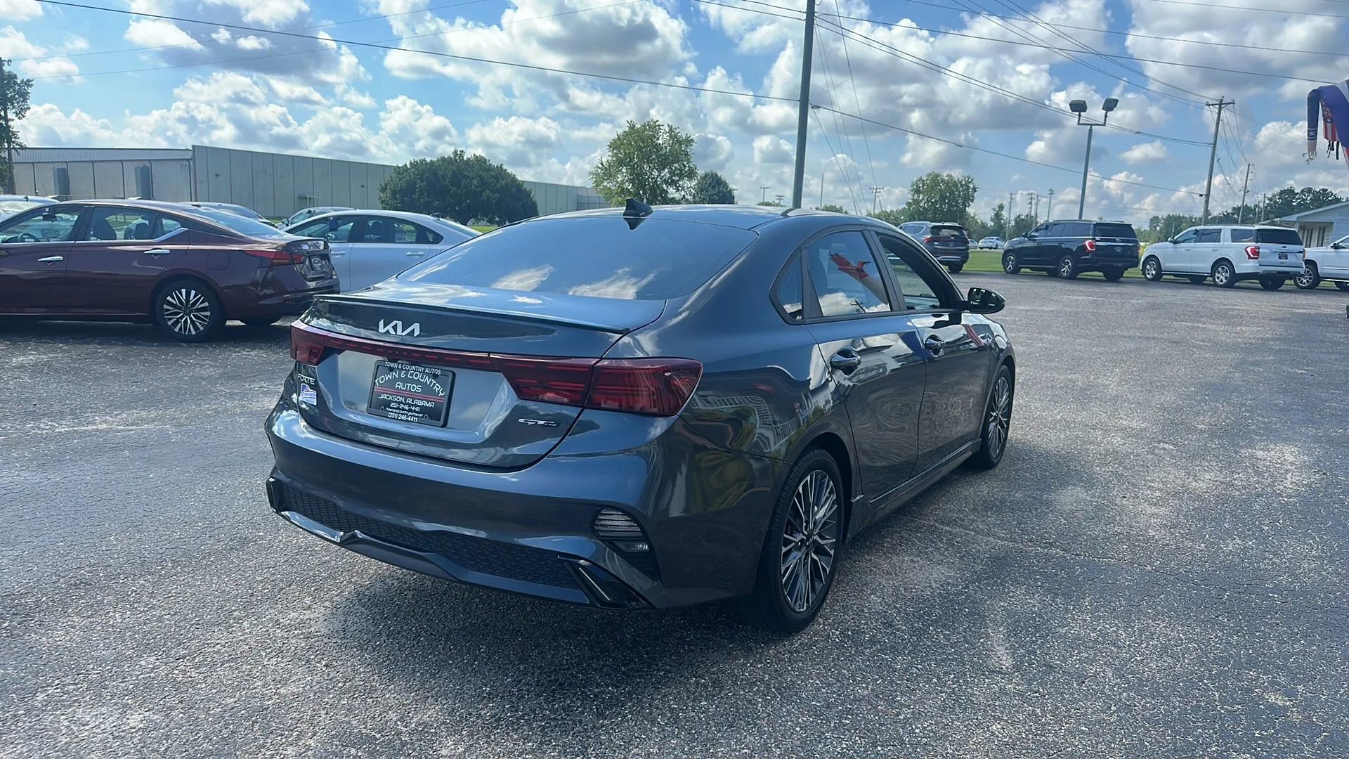 Used 2023 Kia Forte GT-Line w/ GT-Line Premium Package FWD image 5