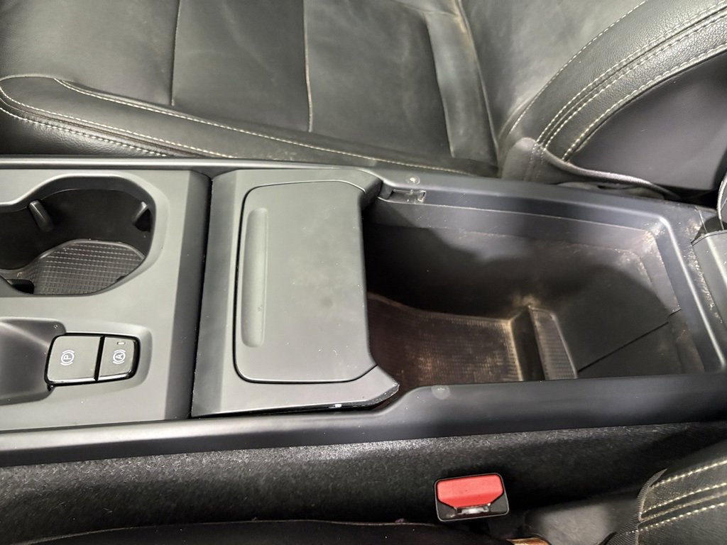 Used 2024 Volvo XC40 B5 Core image 31