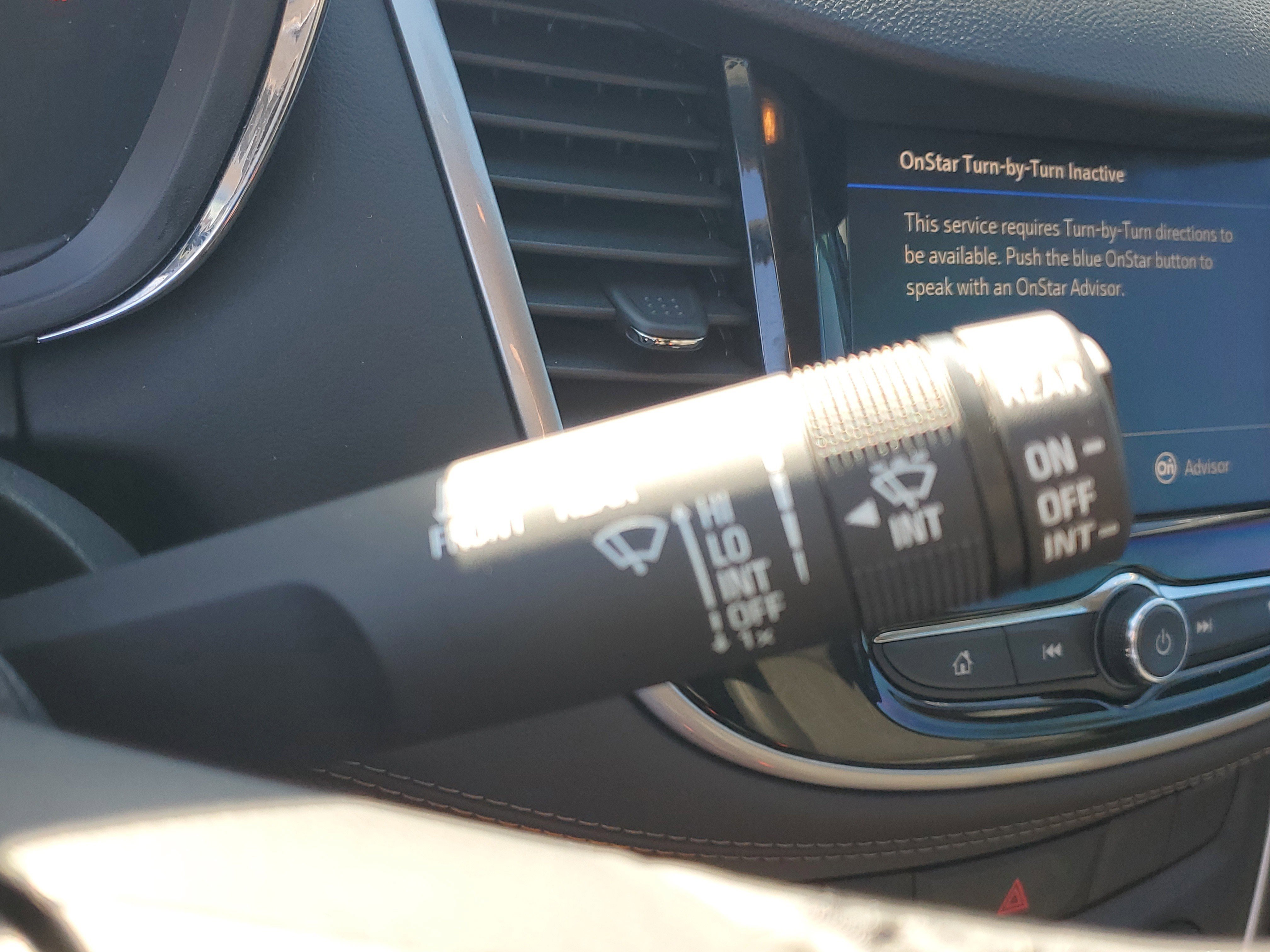 Used 2022 Chevrolet Trax LT w/ LT Convenience Package image 30