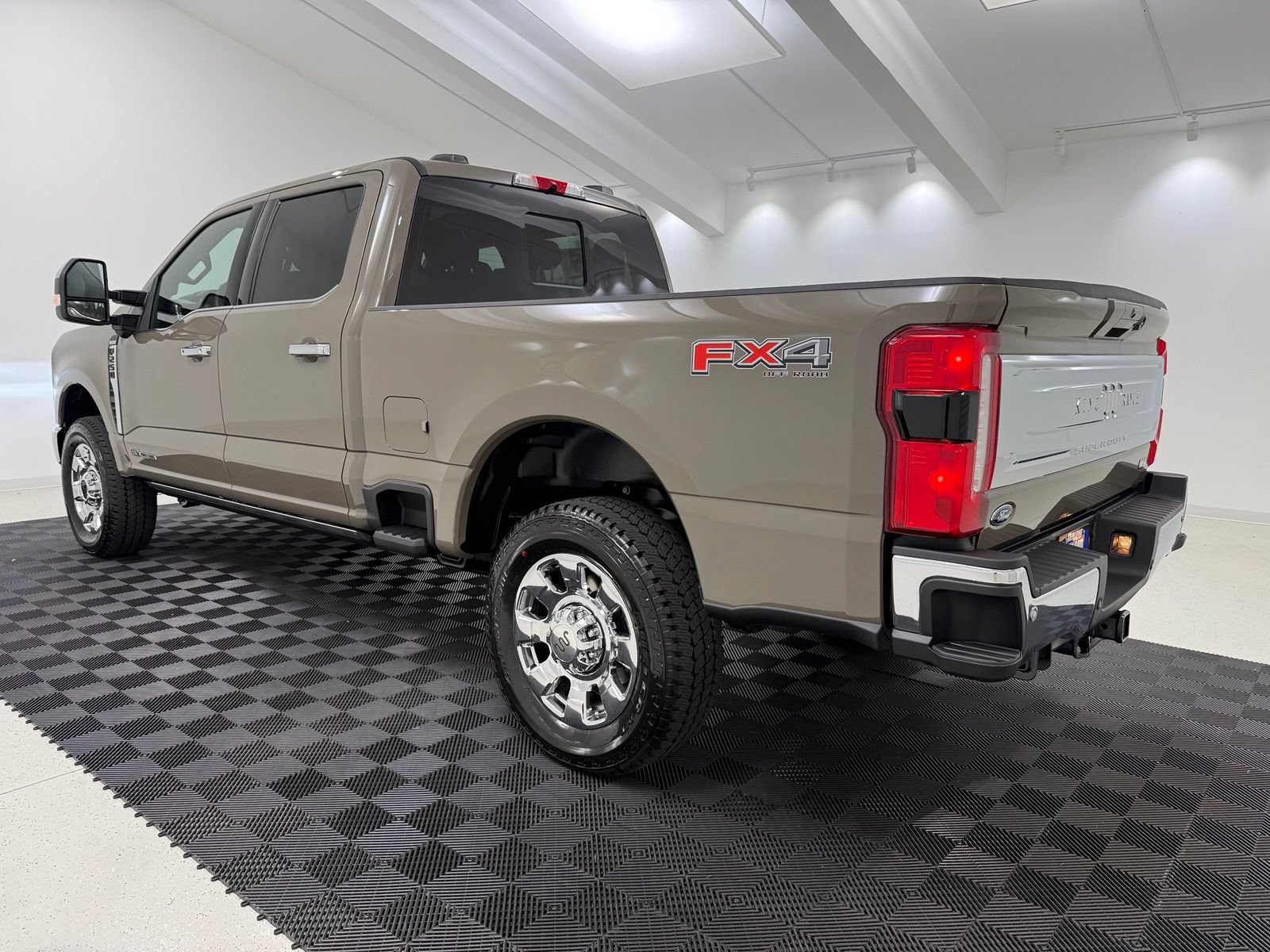 New 2026 Ford F250 King Ranch w/ Chrome Package AWD/4WD image 4
