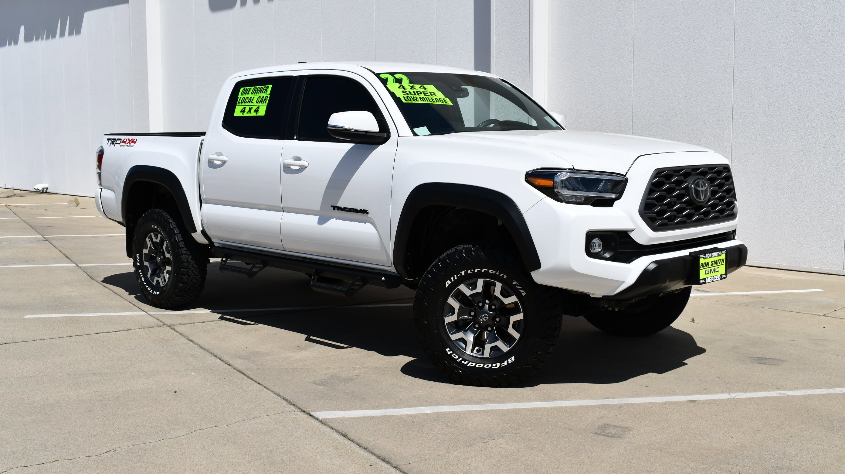 Used 2022 Toyota Tacoma TRD Off-Road w/ Technology Package image 2