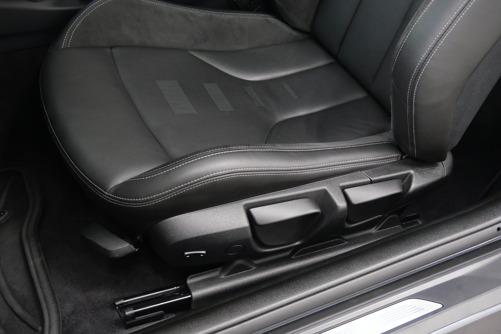 Used 2016 BMW M4 GTS RWD image 31