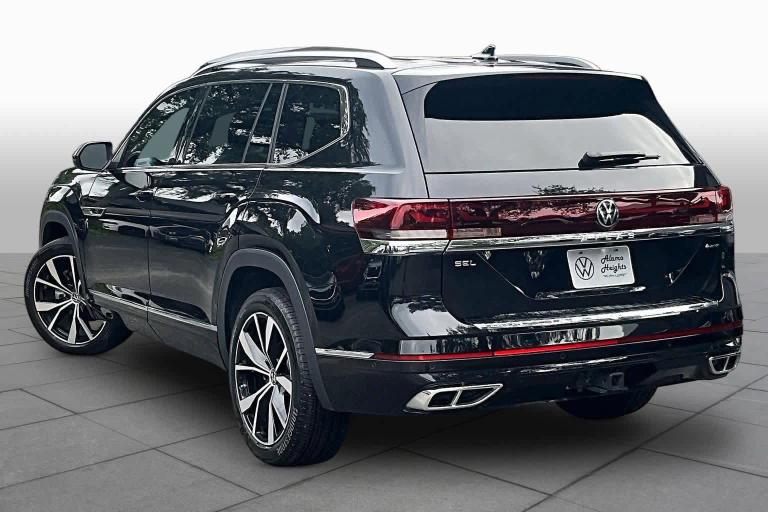 Used 2024 Volkswagen Atlas SEL Premium R-Line AWD/4WD image 12
