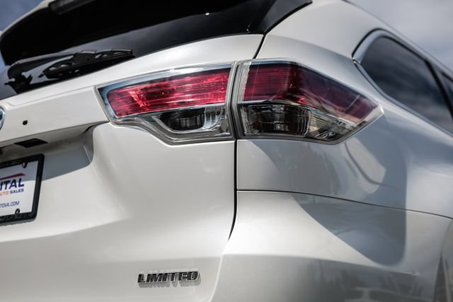Used 2016 Toyota Highlander Limited FWD image 24