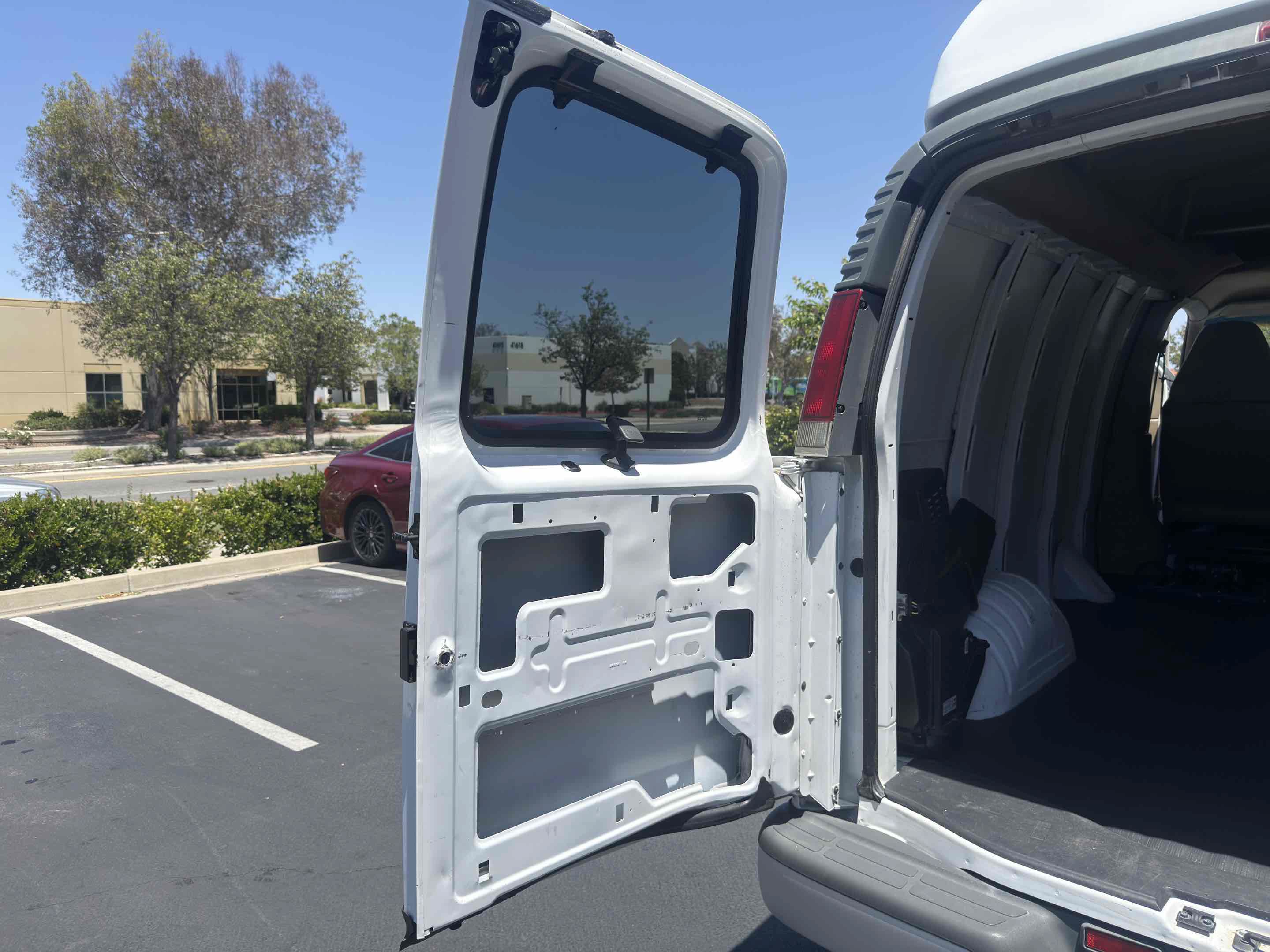 Used 2001 Chevrolet Express 3500 w/ Convenience Pkg 1 RWD image 24