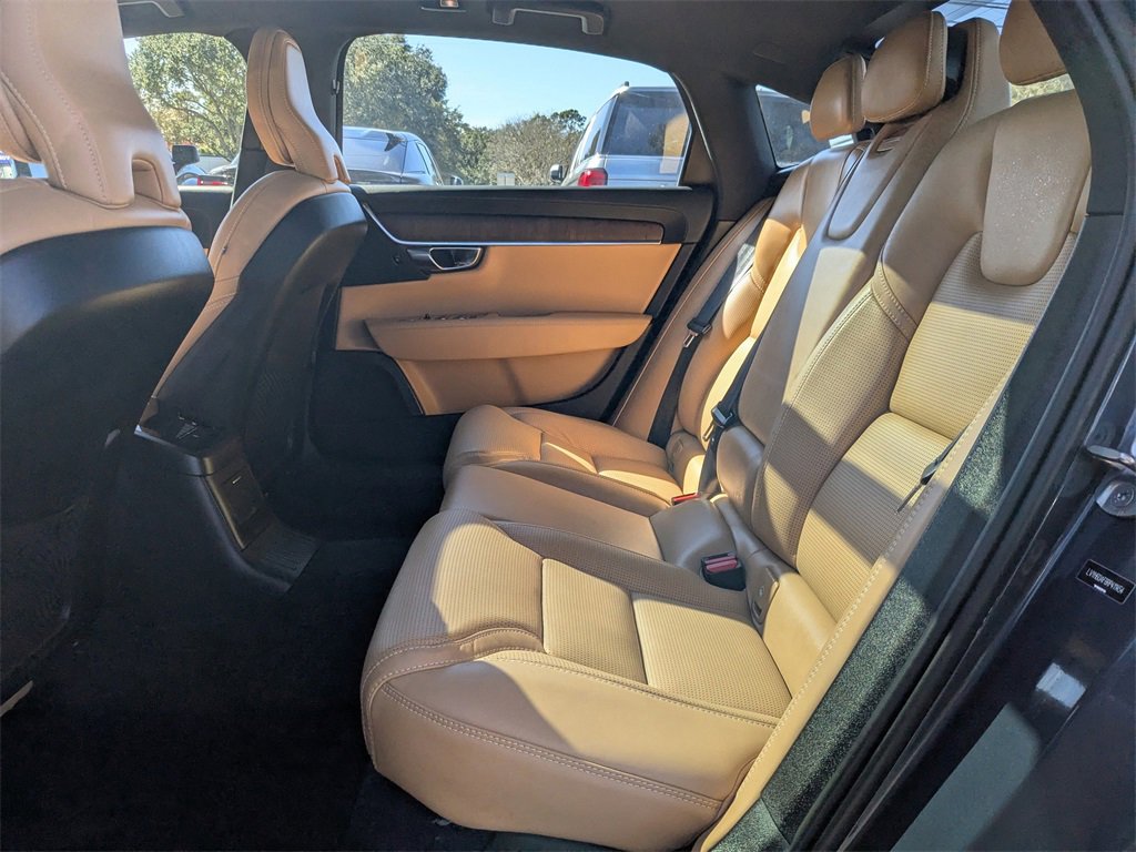 Certified 2024 Volvo S90 T8 Ultimate w/ Lounge Package image 11