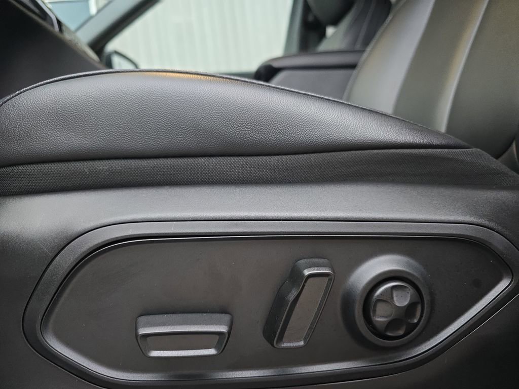 New 2025 Jeep Grand Cherokee L Limited w/ MOPAR Finishing Package image 31