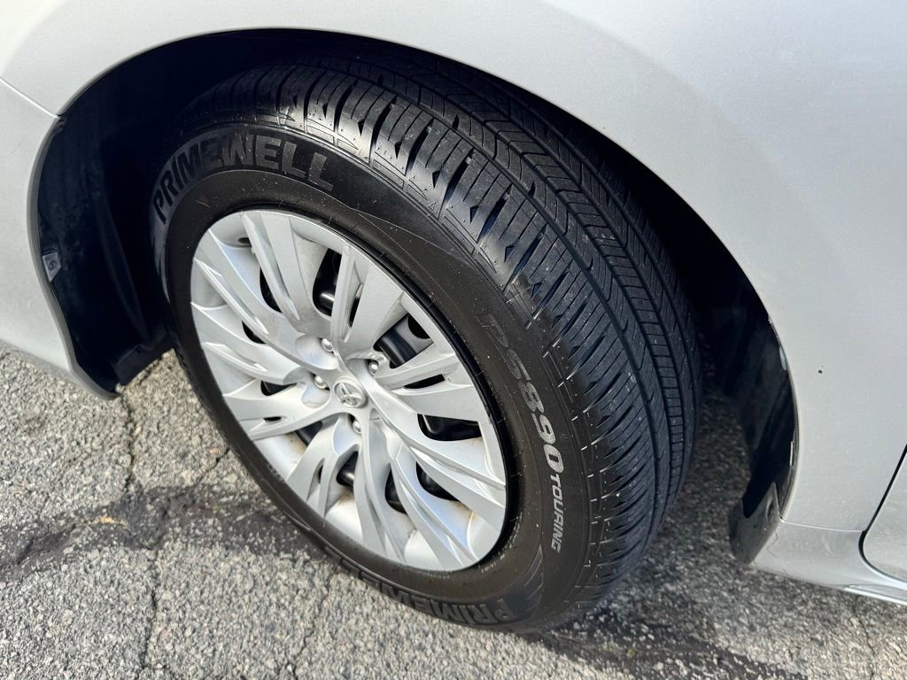 Used 2012 Toyota Camry LE image 37