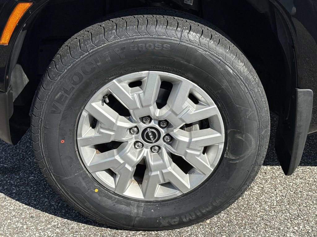 Used 2022 Nissan Frontier SV image 11