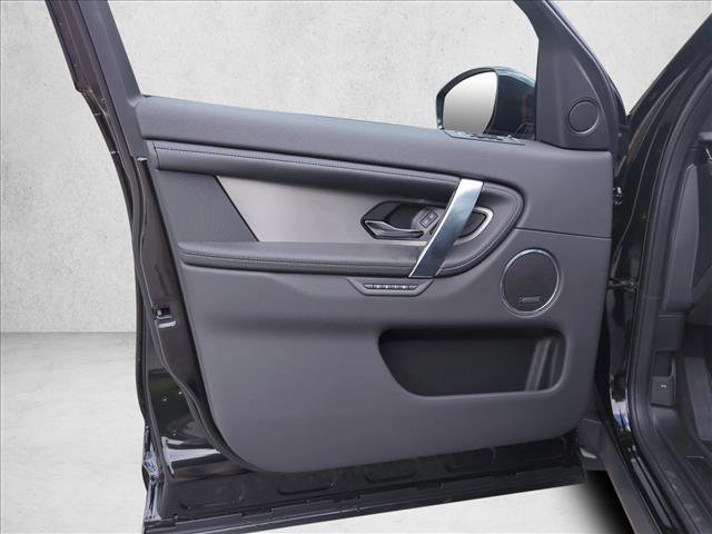 Used 2024 Land Rover Discovery Sport Dynamic SE image 18