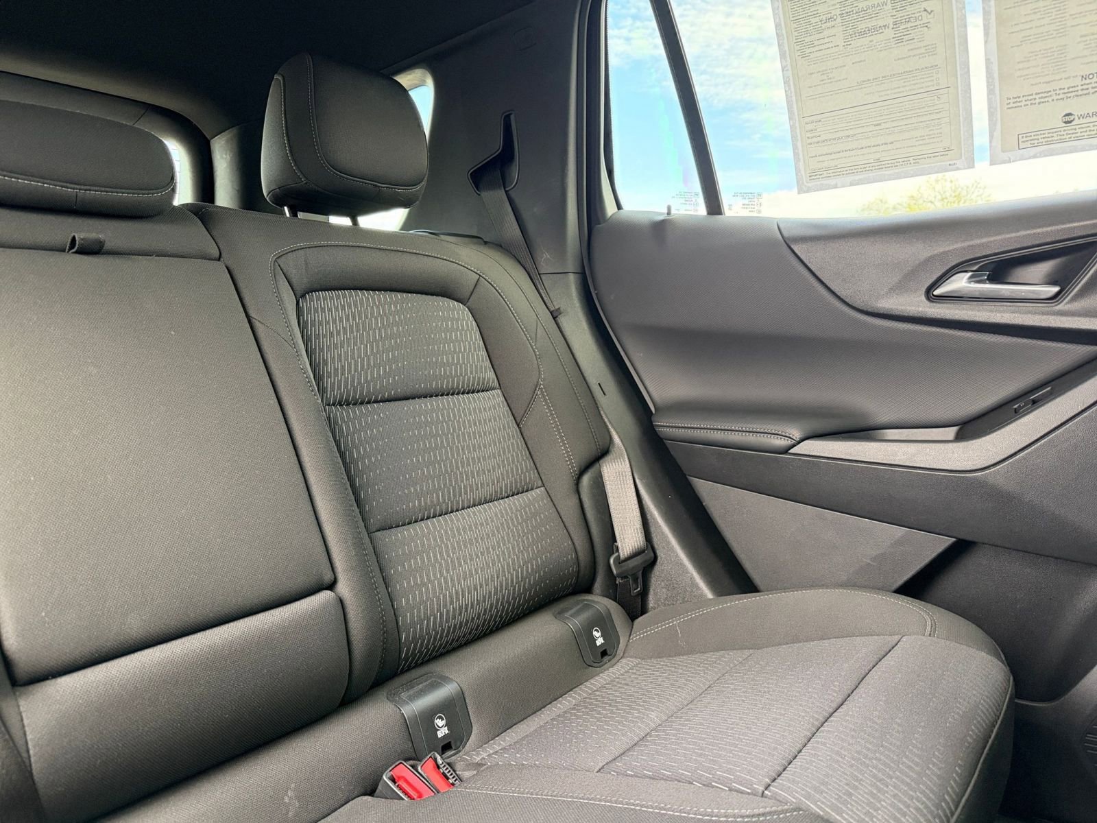 Used 2025 Chevrolet Equinox LT FWD image 37
