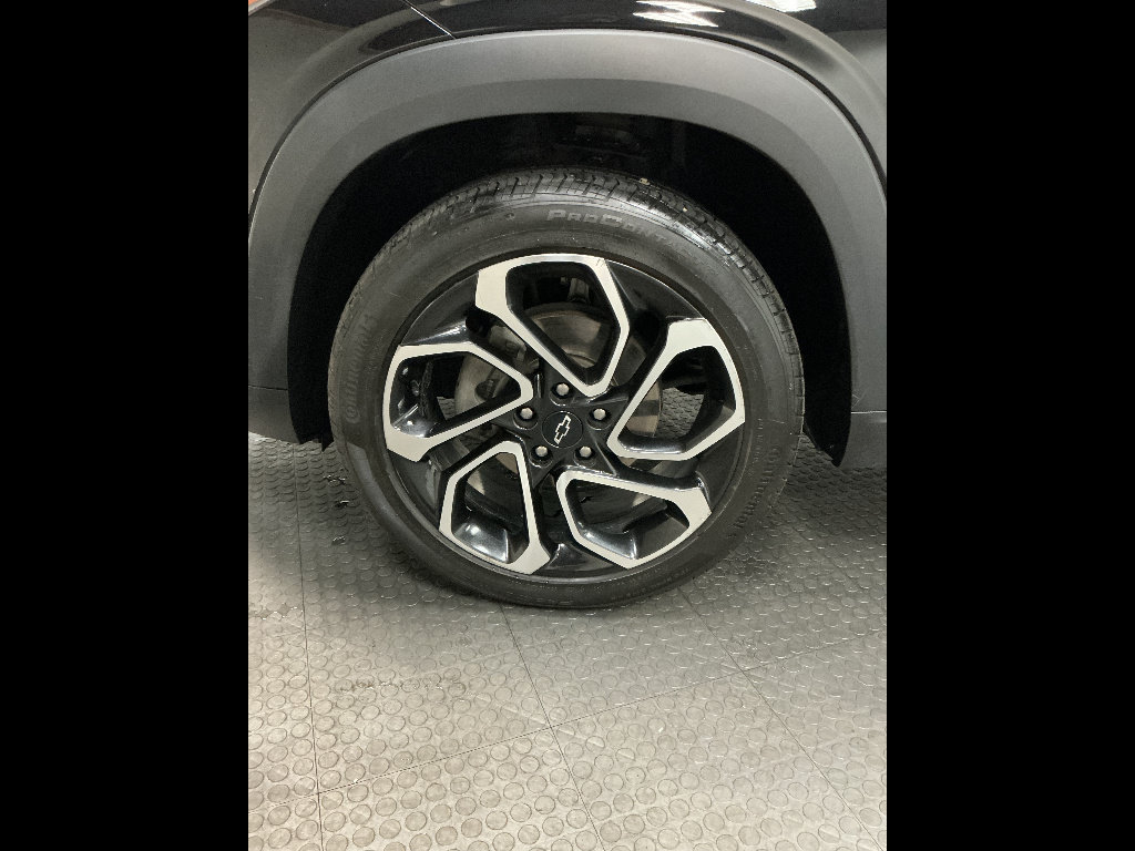 Certified 2024 Chevrolet Trax RS FWD image 36