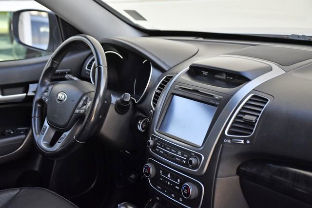 Used 2015 Kia Sorento SX image 26