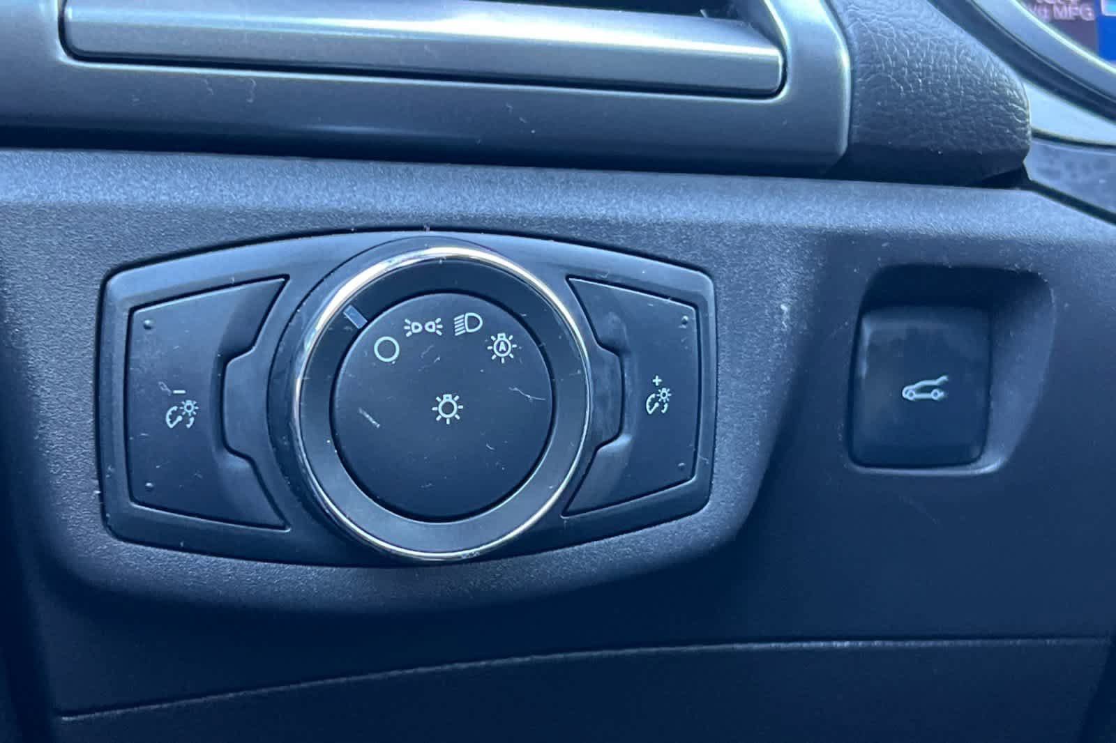 Used 2013 Ford Fusion SE FWD image 27