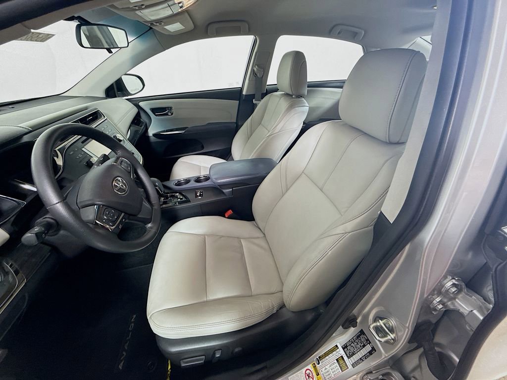 Used 2014 Toyota Avalon XLE image 18