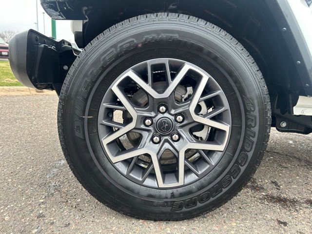 Used 2024 Jeep Wrangler Sahara image 11