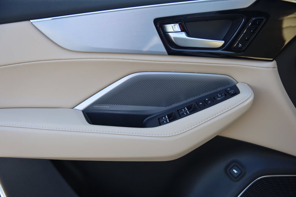 Used 2026 Acura MDX FWD w/ Technology Package image 9