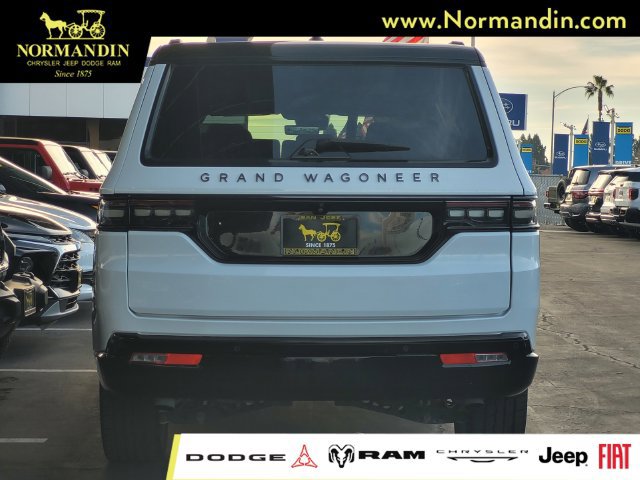 Used 2024 Jeep Grand Wagoneer L Series II w/ Quick Order Packagew 28T AWD/4WD image 4