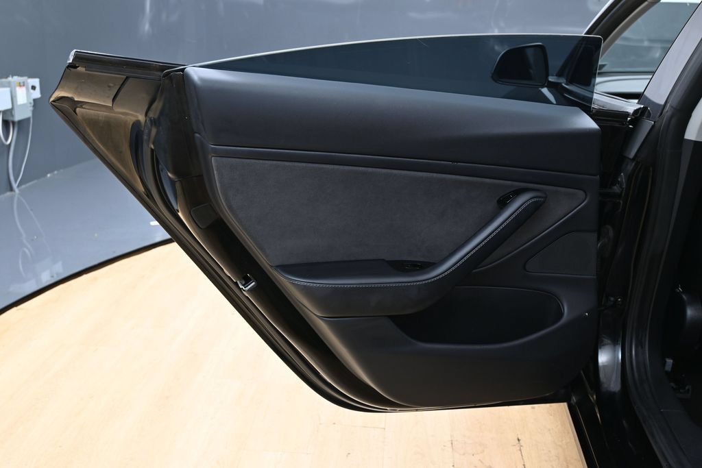 Used 2018 Tesla Model 3 Mid Range RWD image 35