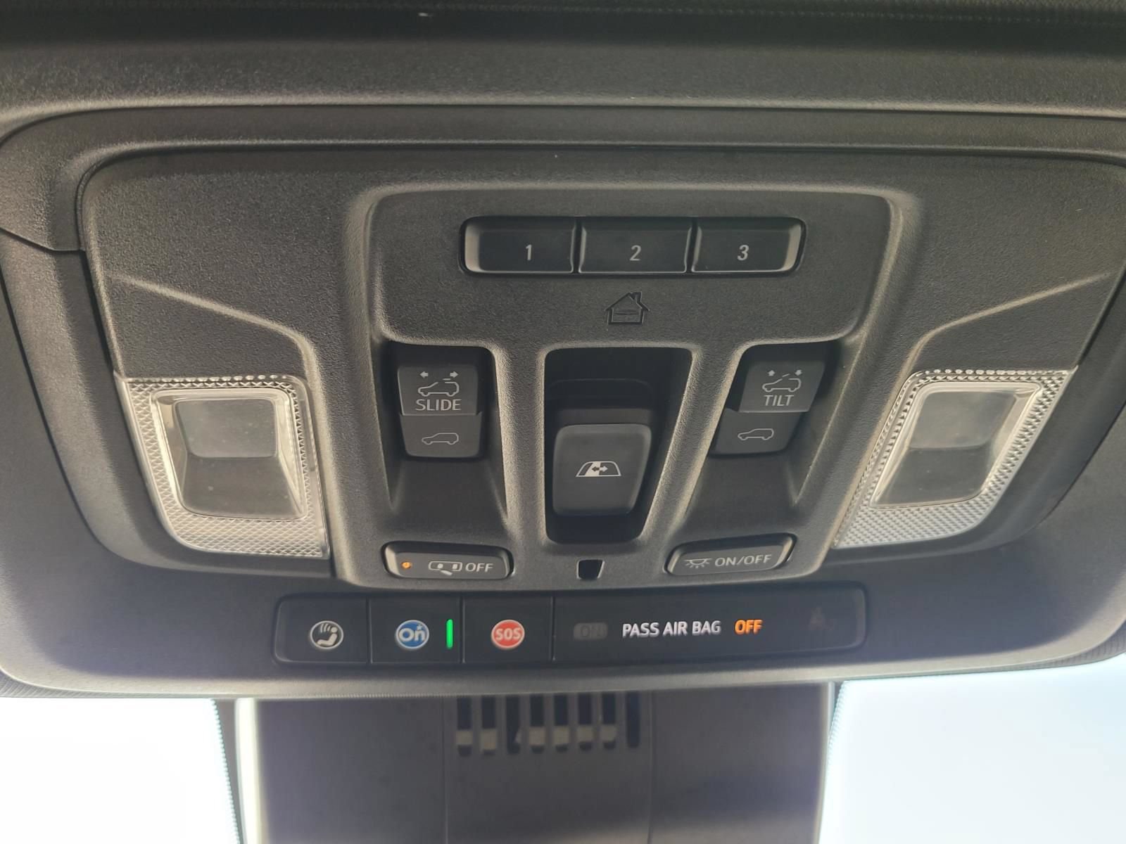 Used 2022 Chevrolet Silverado 1500 ZR2 w/ Technology Package AWD/4WD image 28