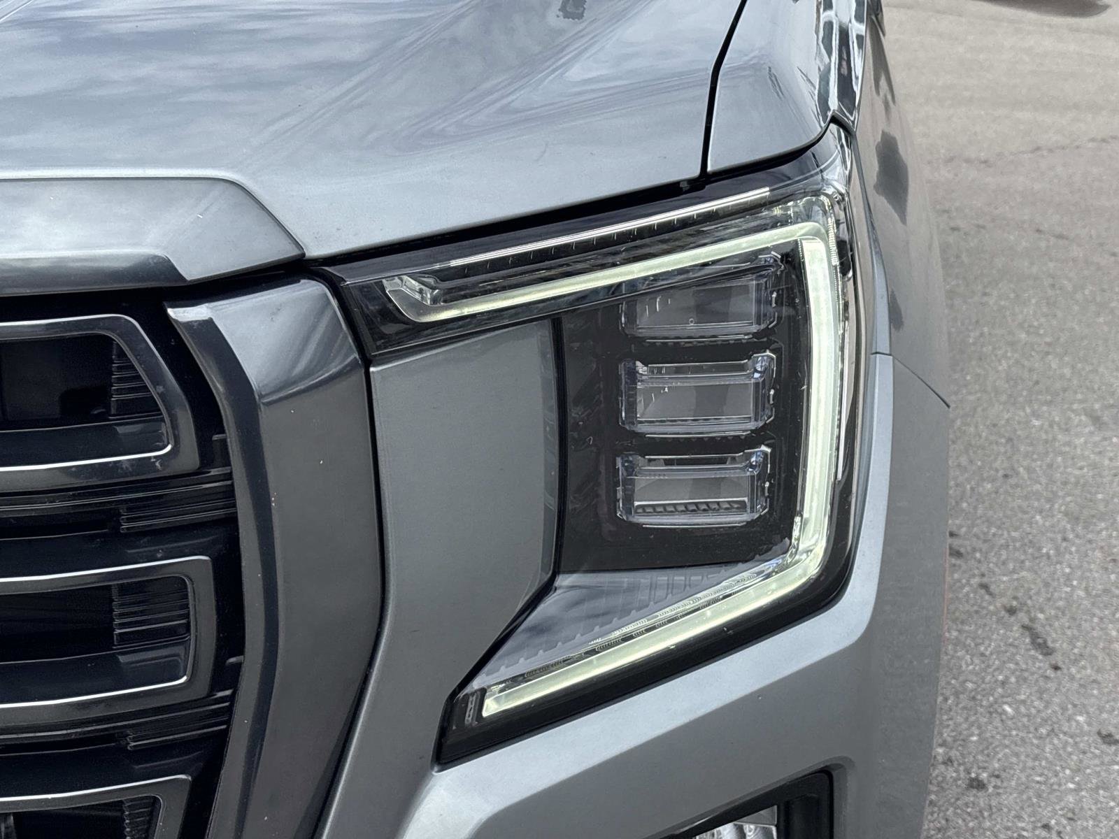 Used 2023 GMC Yukon AT4 AWD/4WD image 11