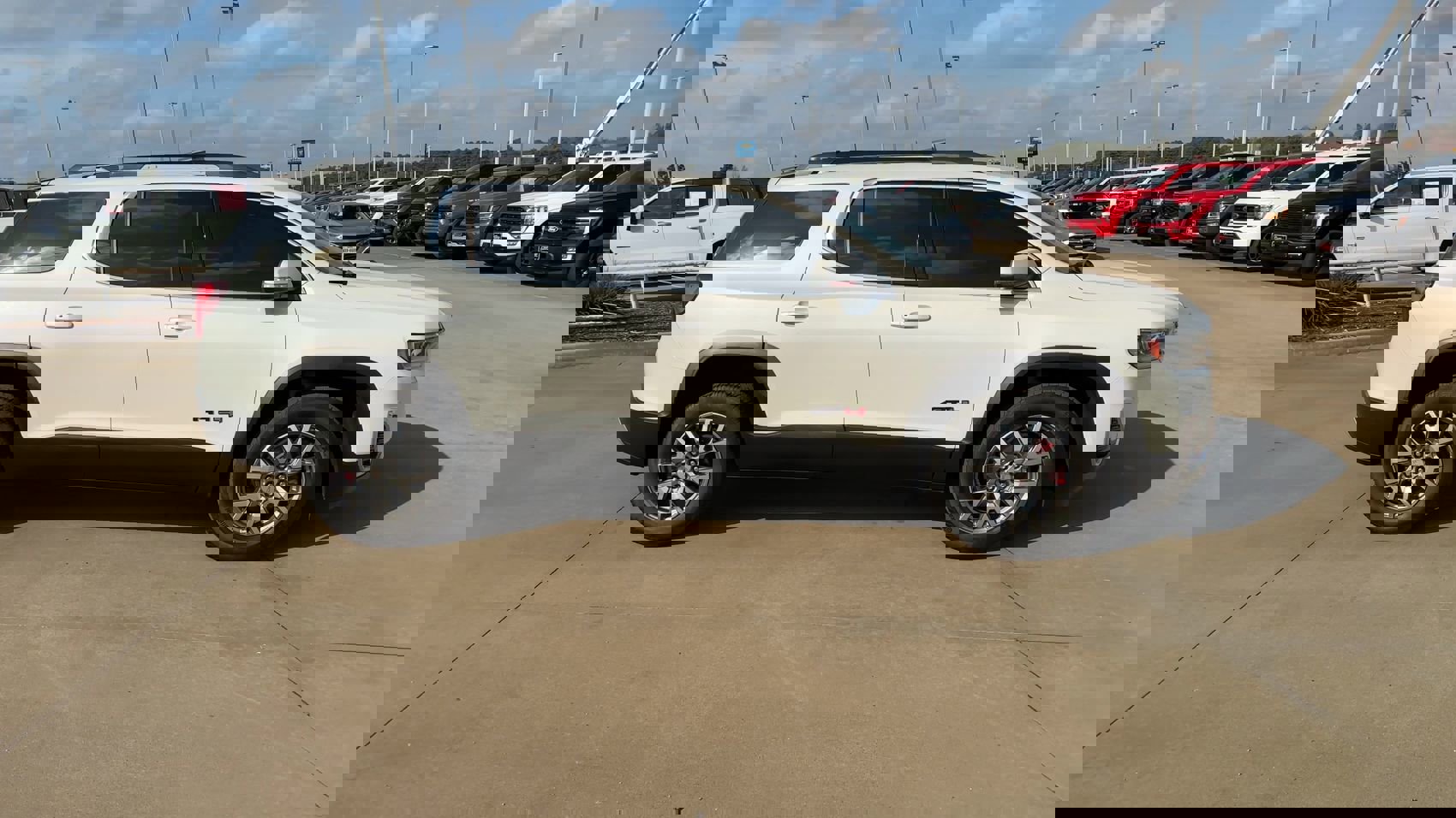 Used 2021 GMC Acadia SLT image 9