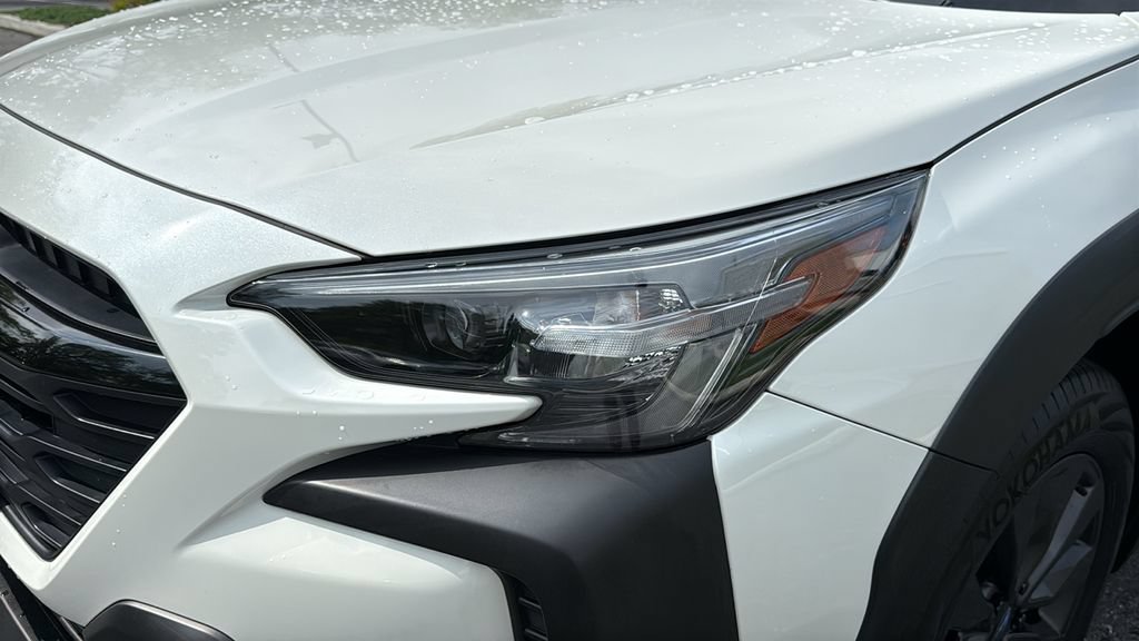 Certified 2025 Subaru Outback Onyx Edition AWD/4WD image 9