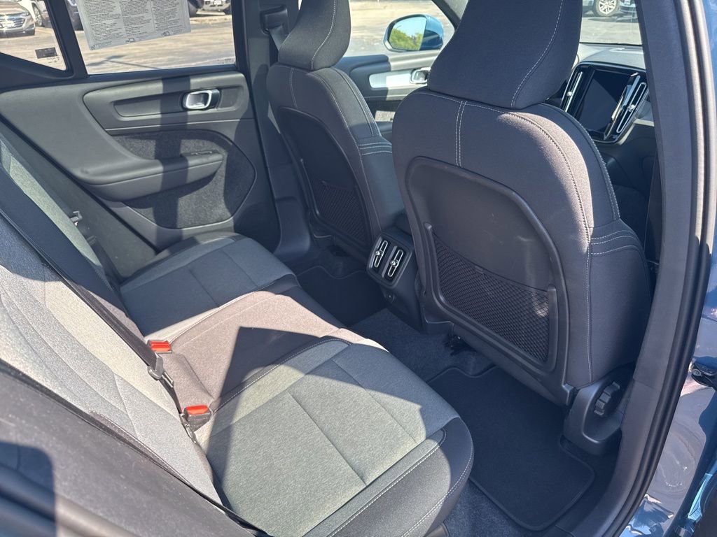 Used 2024 Volvo XC40 B5 Core image 43