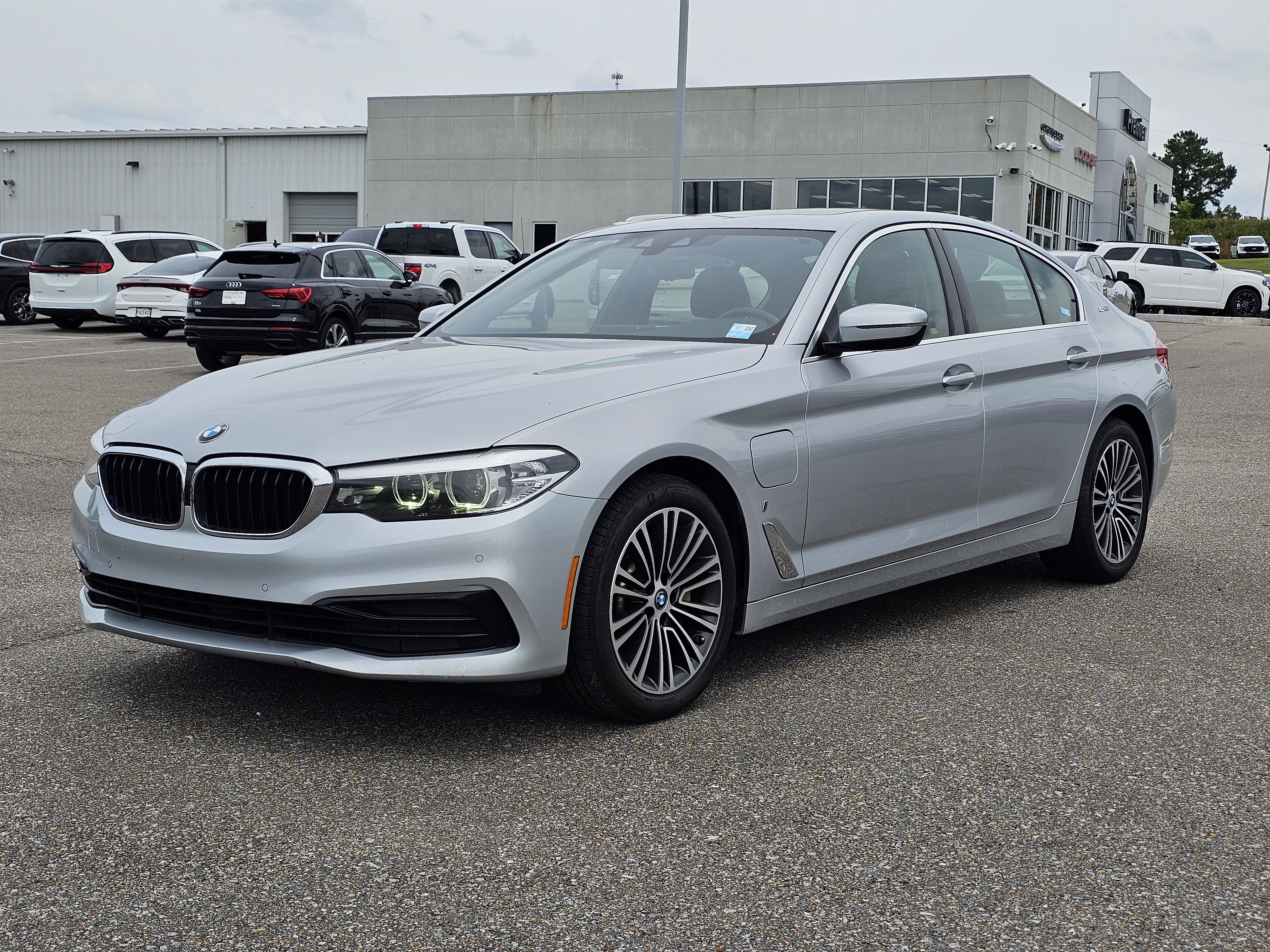 Used 2019 BMW 530e w/ Convenience Package