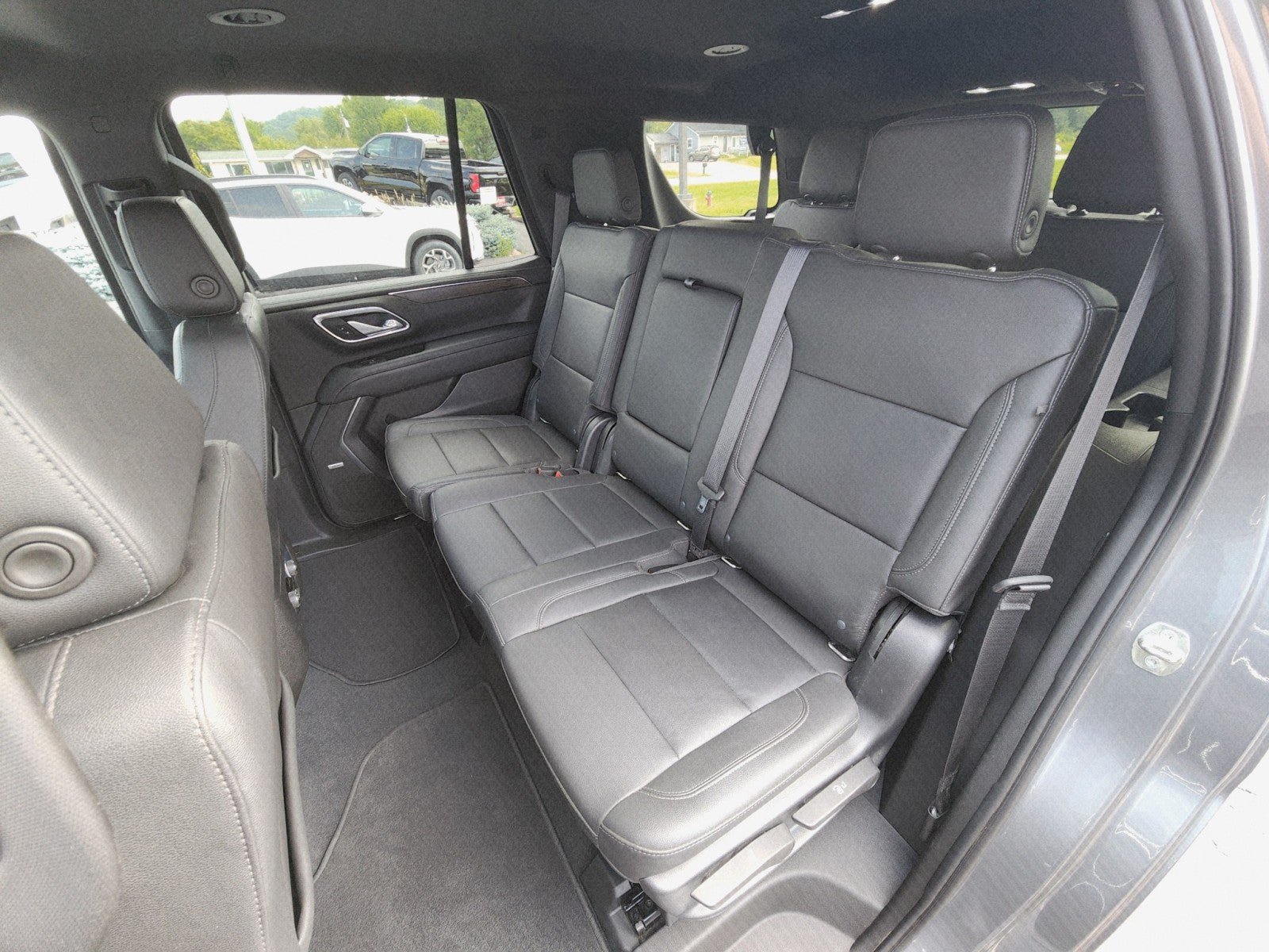 Used 2022 Chevrolet Tahoe LT w/ Luxury Package AWD/4WD image 26