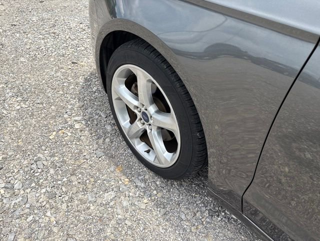 Used 2016 Ford Fusion SE w/ Equipment Group 201A FWD image 4
