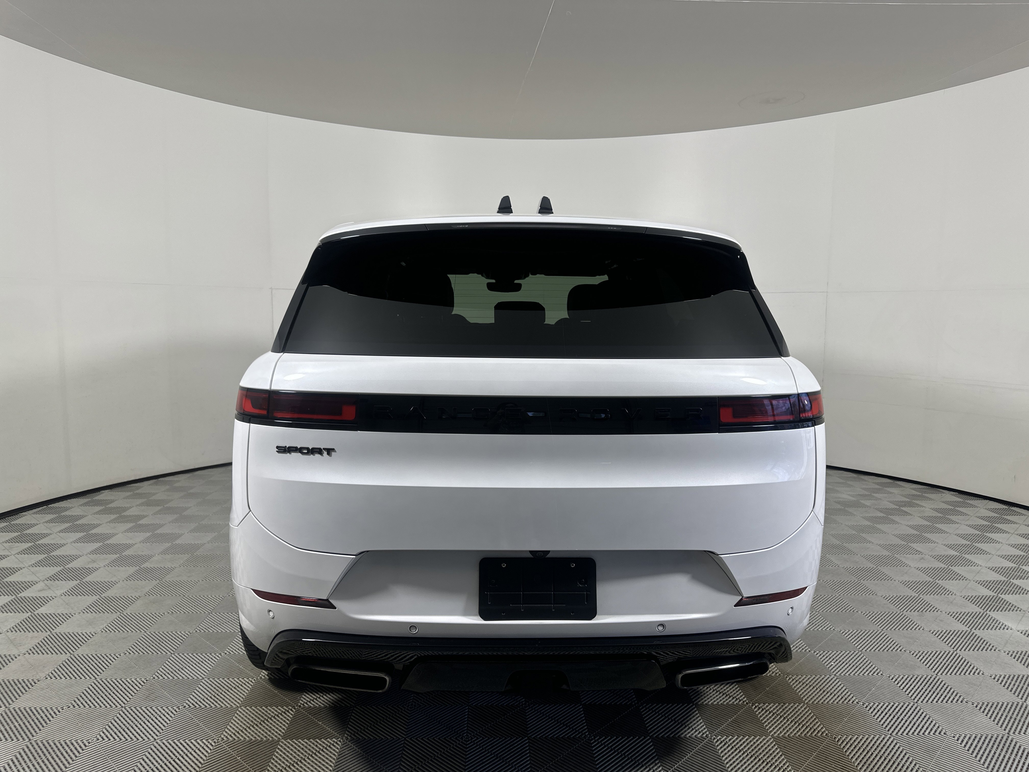 Used 2024 Land Rover Range Rover Sport Dynamic SE image 6