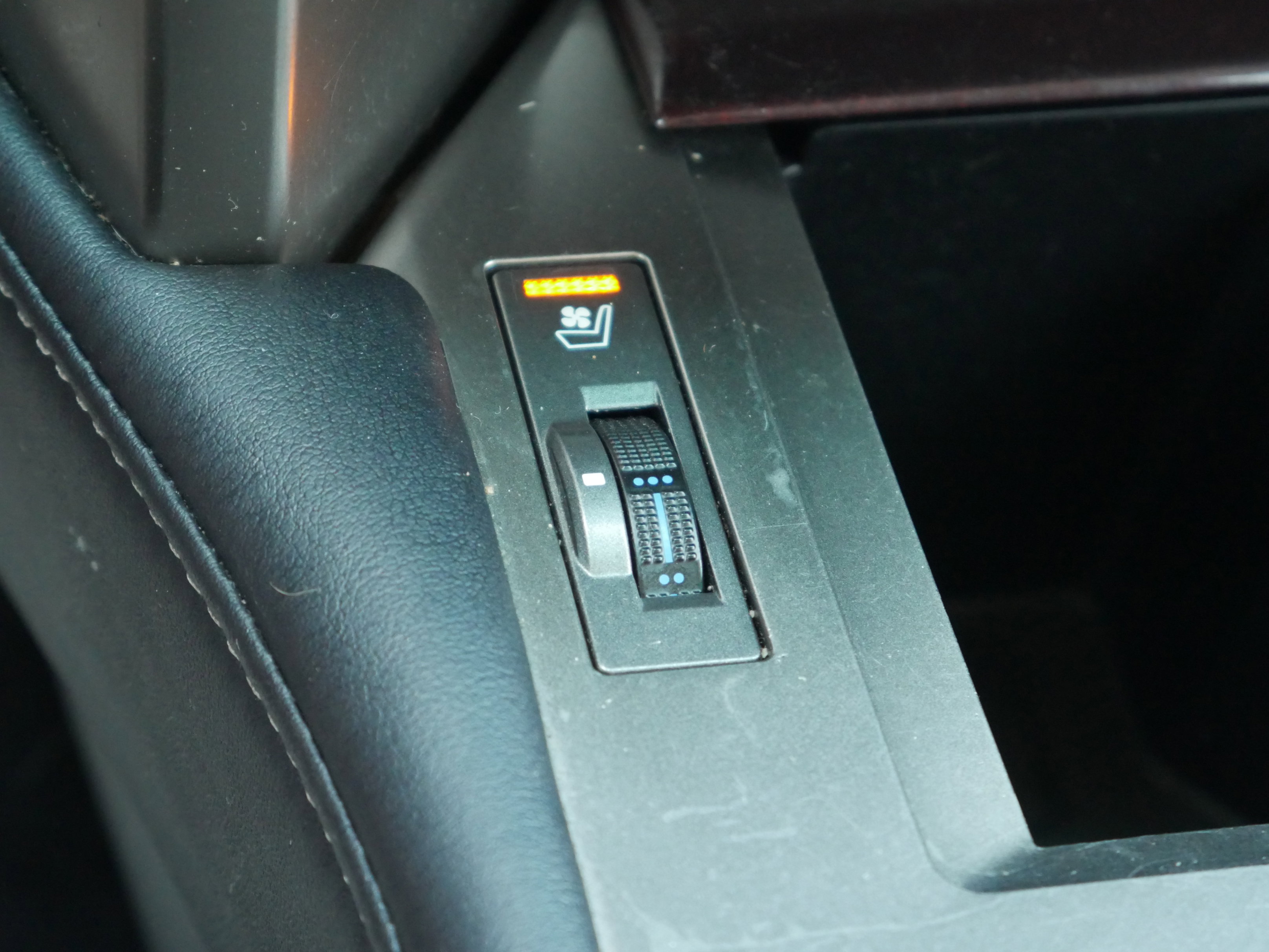 Used 2016 Lexus GX 460 w/ Premium Package image 15