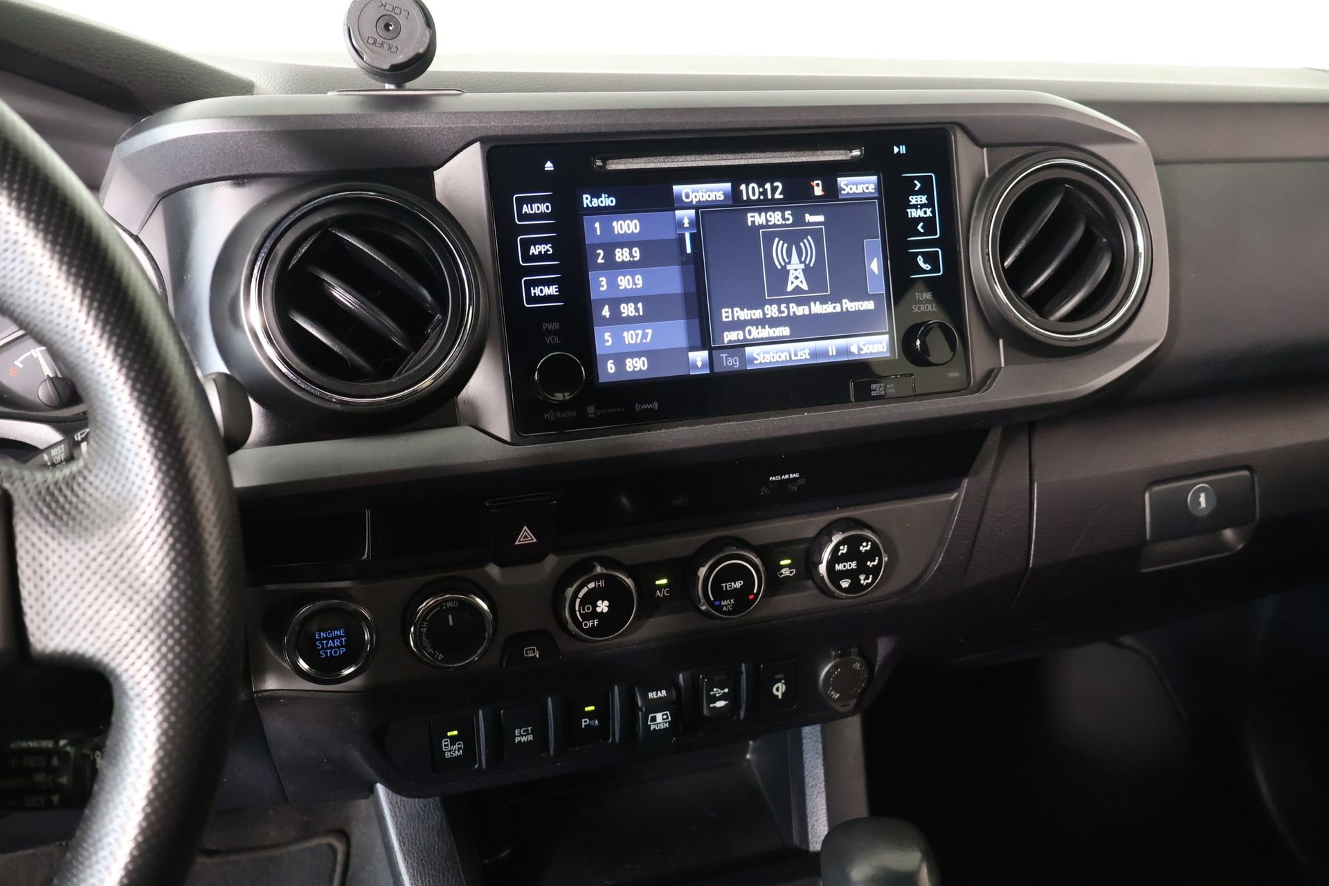 Used 2018 Toyota Tacoma TRD Sport w/ Technology Package AWD/4WD image 5