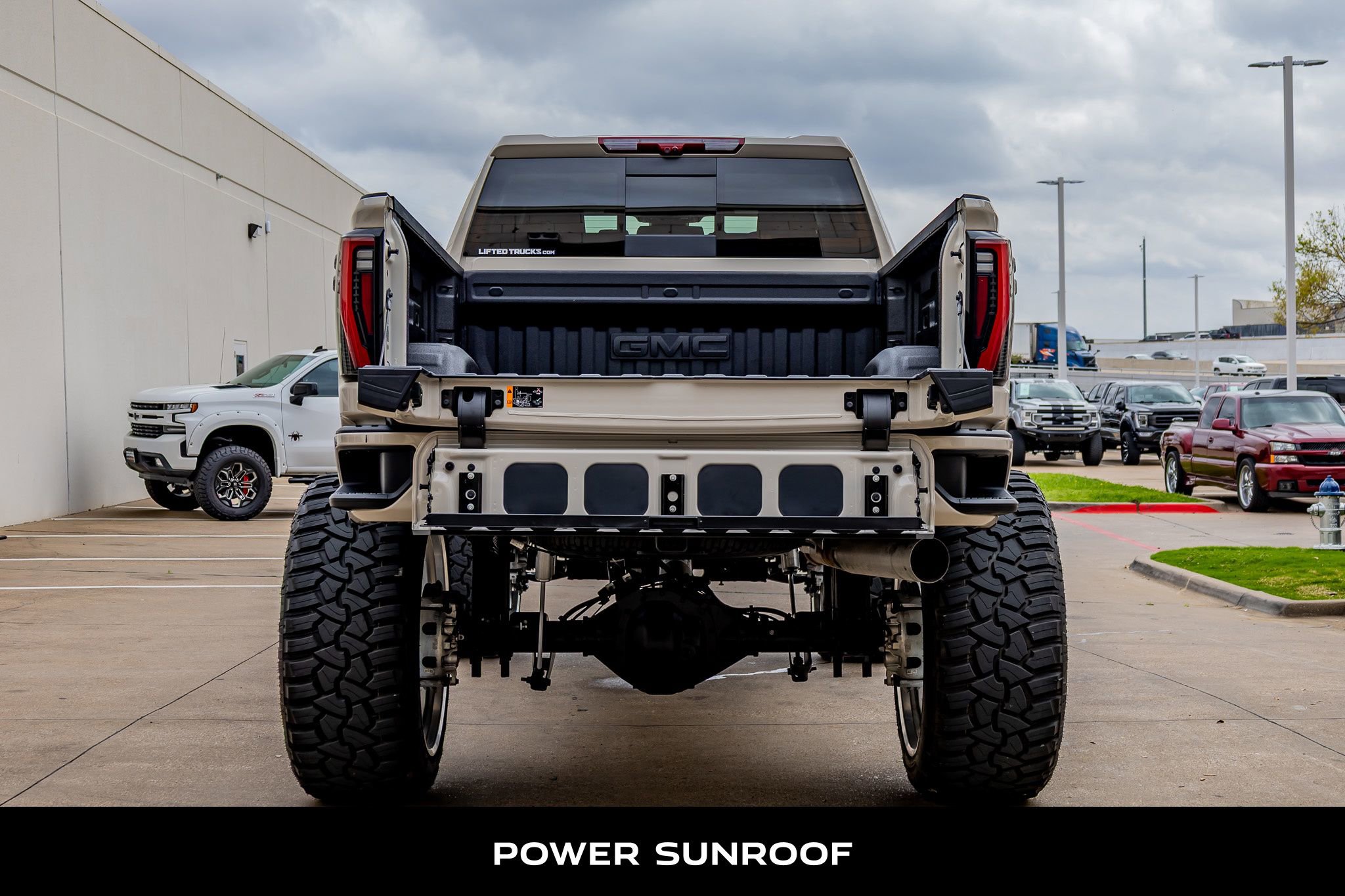 Used 2026 GMC Sierra 2500 AT4 w/ AT4 Premium Plus Package image 8