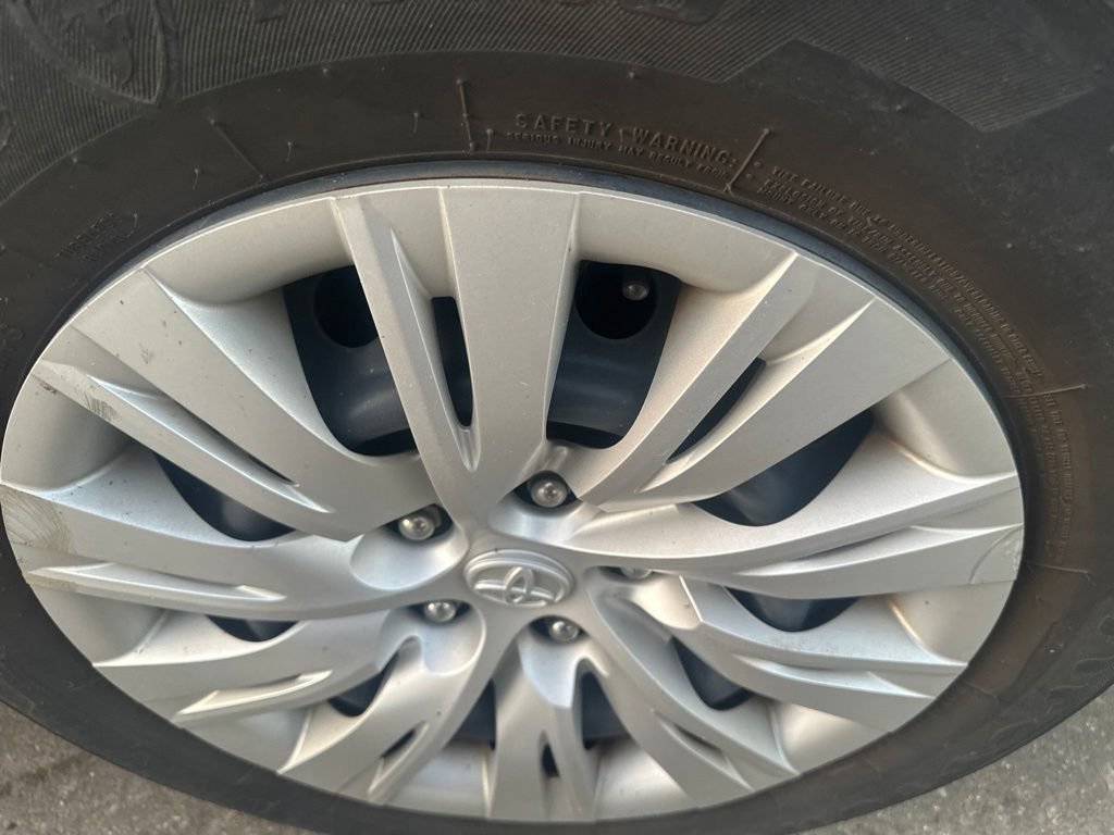 Used 2012 Toyota Camry LE FWD image 27