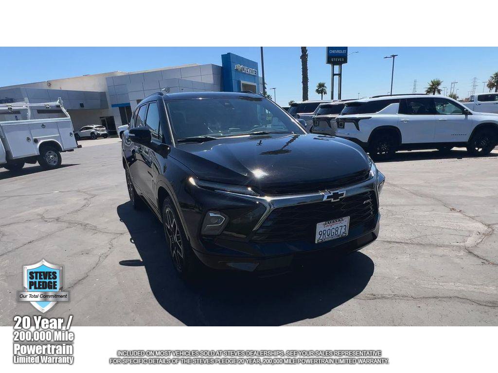 Certified 2024 Chevrolet Blazer RS w/ Driver Confidence II Package FWD image 3